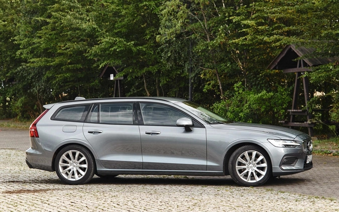 Volvo V60 cena 84700 przebieg: 114000, rok produkcji 2019 z Sierpc małe 232